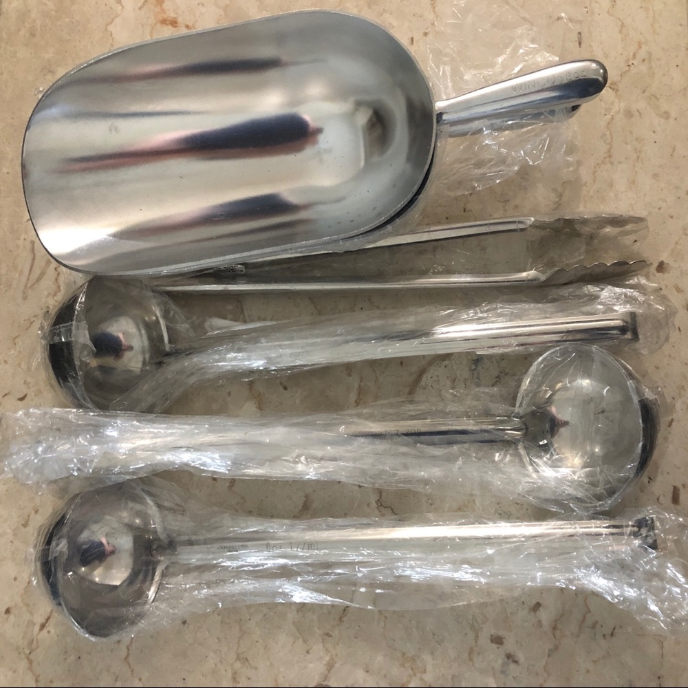 Large scoop and spoons serving ware